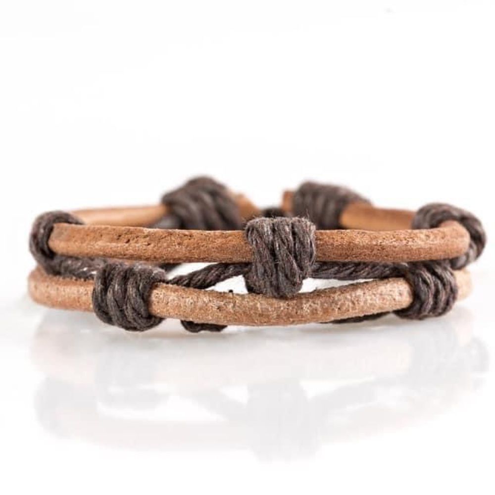 Sueded knot bracelet with pull closure
